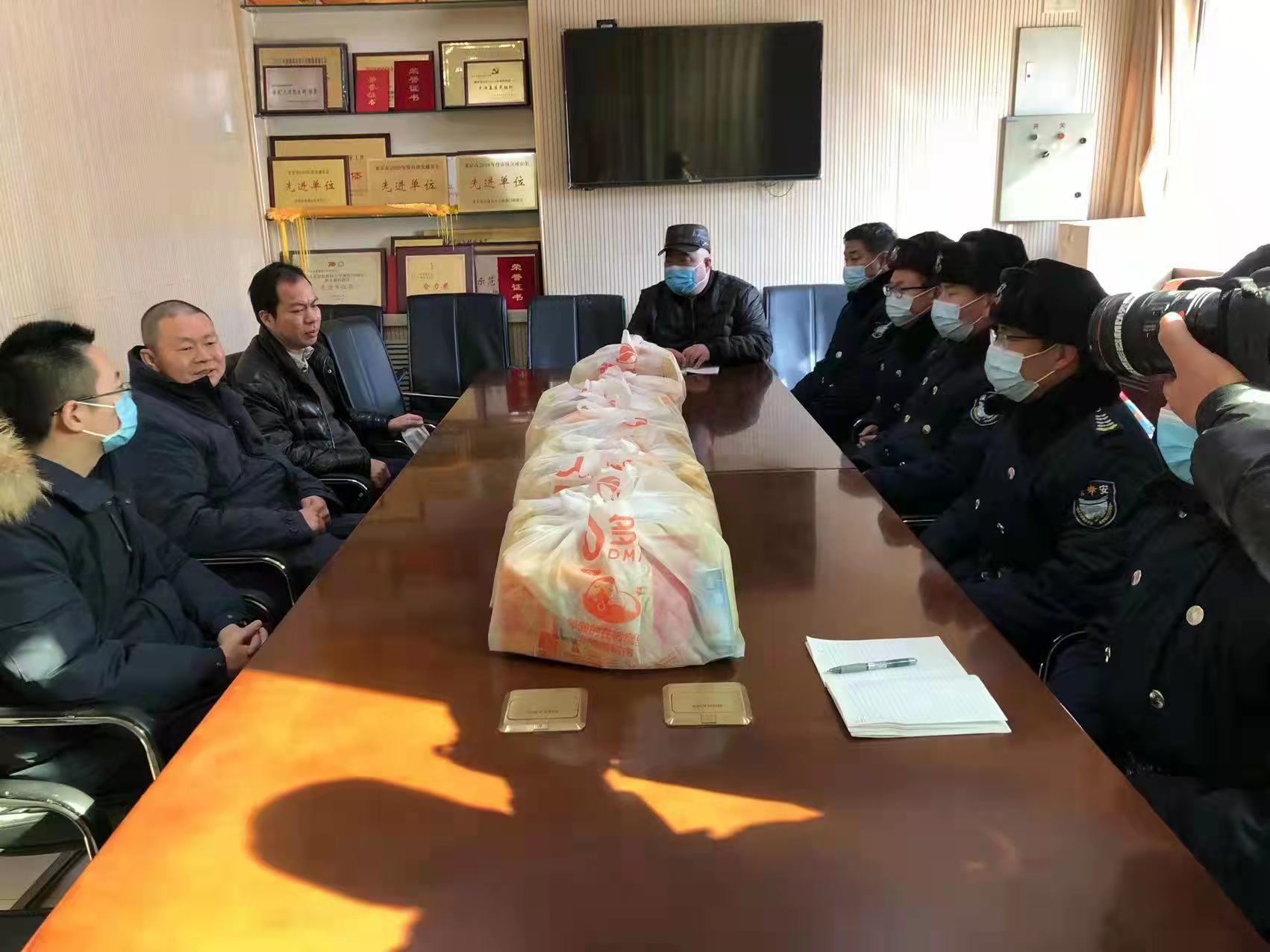 元宵慰问送温暖        浓浓关爱暖人心