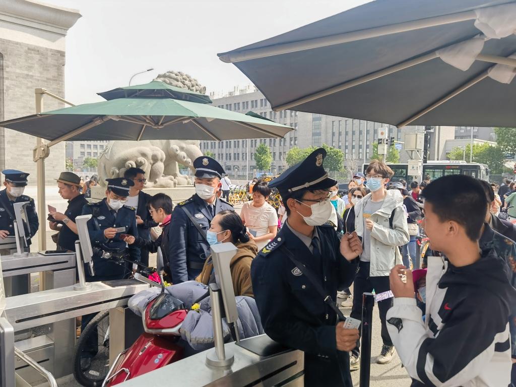 文安分公司 圆满完成清明节假期安保工作任务