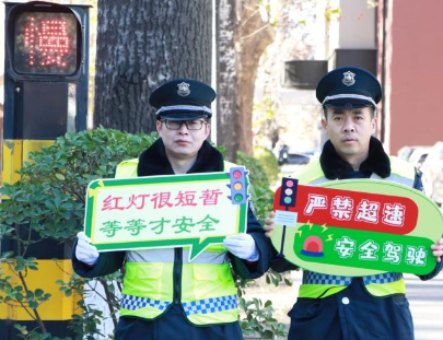 中国矿业大学（北京）保安队助力全国交通安全日宣传活动